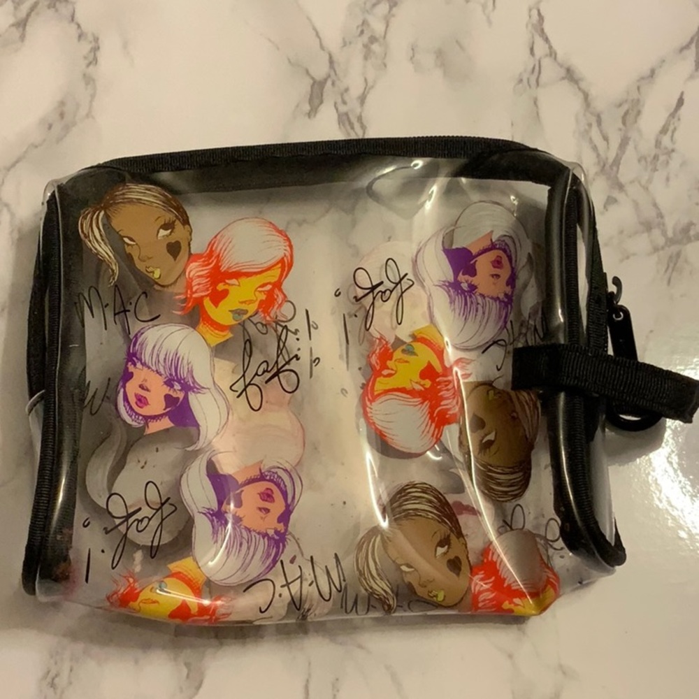 Mac cosmetics bag in fafi collection